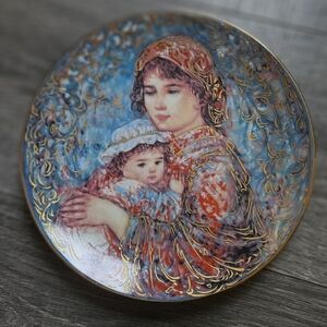 Edna Hibel Molly & Annie Mothers Day Collector Limited Fine Art Numbered Plate